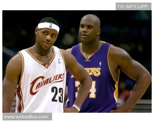 不同足球明星腿部粗度的比较与分析揭示运动员训练与体型的关系 不同足球明星腿部粗度的比较与分析揭示运动员训练与体型的关系