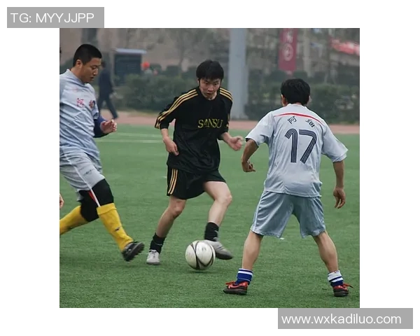 揭秘足球明星头像背后的球员身份与成就分析 揭秘足球明星头像背后的球员身份与成就分析